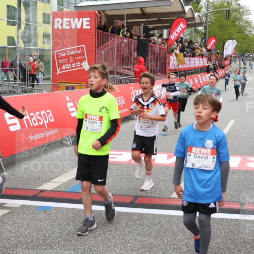 25.04.2026 - Das Zehntel Strokosch-Dieckow http://msf.ph/oto/9625621 25.04.2026 10:48:53 Ziel 5103, 5502, 5921, 6317, 6971, 7239, 7604, 7624, 8052, 8062 meine-sportfotos.de