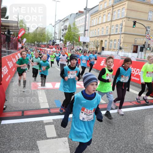 25.04.2026 - Das Zehntel Strokosch-Dieckow http://msf.ph/oto/9625644 25.04.2026 10:59:19 Ziel 5341, 5373, 5392, 5532, 5556, 5680, 5691, 5694, 5750, 5801, 5822, 5938, 5987, 6033, 6199, 6319, 6351, 6356, 6361, 6367, 6538, 6723, 6786, 6809, 6810, 6860, 6921, 6930, 7042, 7062, 7230, 7236, 7356, 7520, 7613, 7868 meine-sportfotos.de
