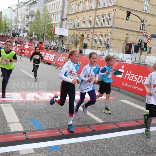 25.04.2026 - Das Zehntel Strokosch-Dieckow http://msf.ph/oto/9625662 25.04.2026 10:52:47 Ziel 5067, 5733, 6064, 6100, 6250, 6357, 6426, 7252, 7734, 7758, 7897, 8015, 8044, 8050 meine-sportfotos.de