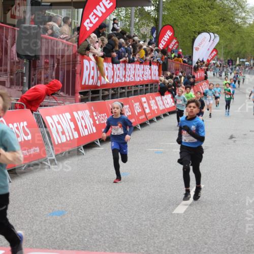 25.04.2026 - Das Zehntel Strokosch-Dieckow http://msf.ph/oto/9625732 25.04.2026 10:48:57 Ziel 5103, 5454, 5502, 6317, 6323, 6971, 7239, 7588, 7604, 7624, 8052, 8062 meine-sportfotos.de