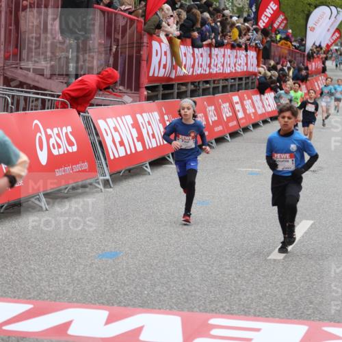 25.04.2026 - Das Zehntel Strokosch-Dieckow http://msf.ph/oto/9625738 25.04.2026 10:48:57 Ziel 5103, 5454, 5502, 6317, 6323, 6971, 7239, 7588, 7604, 7624, 8052, 8062 meine-sportfotos.de