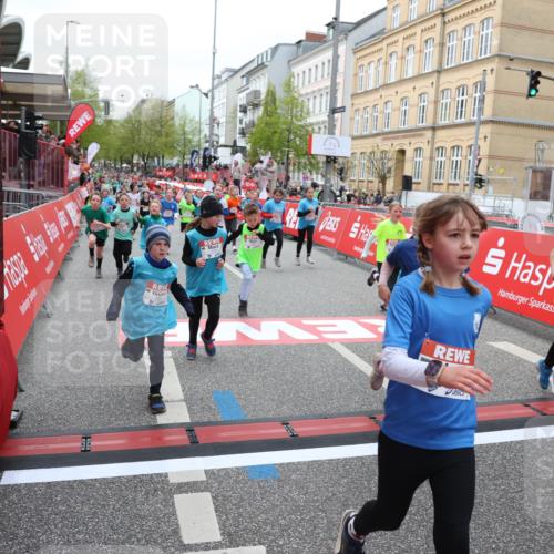 25.04.2026 - Das Zehntel Strokosch-Dieckow http://msf.ph/oto/9625739 25.04.2026 10:59:18 Ziel 5212, 5341, 5373, 5532, 5556, 5680, 5691, 5694, 5731, 5750, 5757, 5801, 5822, 5938, 5987, 6033, 6319, 6356, 6361, 6367, 6538, 6723, 6809, 6843, 6860, 6921, 6930, 7144, 7230, 7236, 7356, 7520, 7613, 7868 meine-sportfotos.de