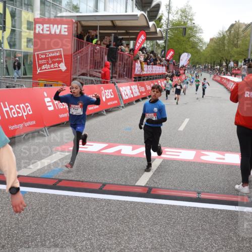 25.04.2026 - Das Zehntel Strokosch-Dieckow http://msf.ph/oto/9625823 25.04.2026 10:48:59 Ziel 5454, 6323, 6971, 7588, 7604, 7624, 8052 meine-sportfotos.de