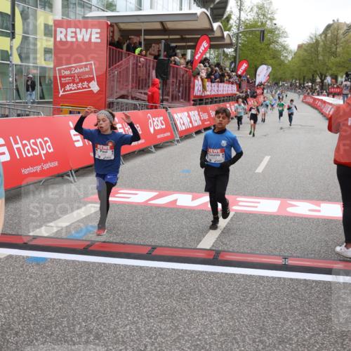 25.04.2026 - Das Zehntel Strokosch-Dieckow http://msf.ph/oto/9625830 25.04.2026 10:48:59 Ziel 5454, 6323, 6971, 7588, 7604, 7624, 8052 meine-sportfotos.de