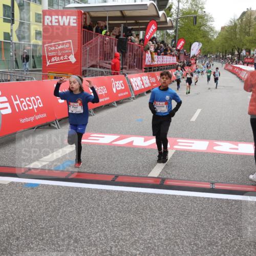 25.04.2026 - Das Zehntel Strokosch-Dieckow http://msf.ph/oto/9625838 25.04.2026 10:48:59 Ziel 5454, 6323, 6971, 7588, 7604, 7624, 8052 meine-sportfotos.de