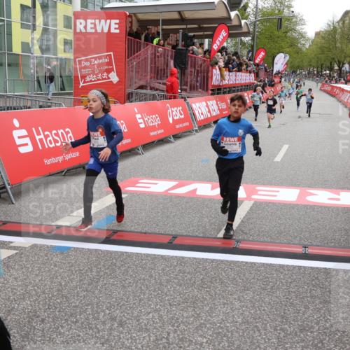 25.04.2026 - Das Zehntel Strokosch-Dieckow http://msf.ph/oto/9625847 25.04.2026 10:48:59 Ziel 5454, 6323, 6971, 7588, 7604, 7624, 8052 meine-sportfotos.de