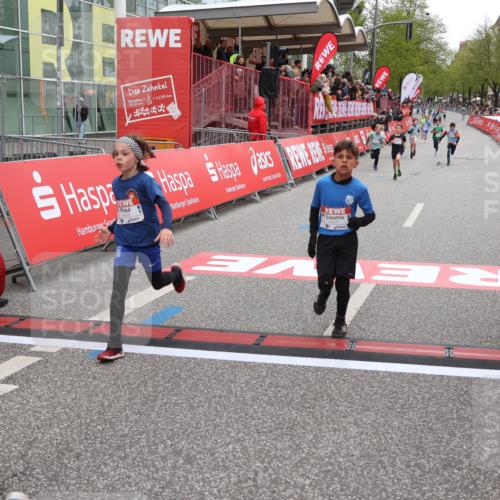 25.04.2026 - Das Zehntel Strokosch-Dieckow http://msf.ph/oto/9625864 25.04.2026 10:49:00 Ziel 5454, 6323, 7588, 7604 meine-sportfotos.de