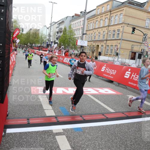 25.04.2026 - Das Zehntel Strokosch-Dieckow http://msf.ph/oto/9625914 25.04.2026 10:52:44 Ziel 5067, 6064, 6136, 6250, 6426, 7252, 7603, 7734, 7758, 7897, 7957, 7963, 8044, 8050 meine-sportfotos.de
