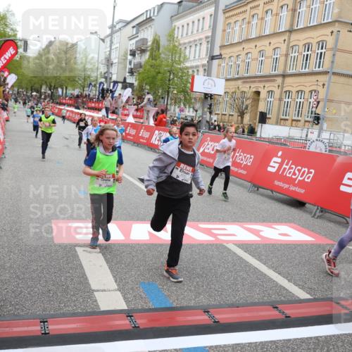 25.04.2026 - Das Zehntel Strokosch-Dieckow http://msf.ph/oto/9625942 25.04.2026 10:52:44 Ziel 5067, 6064, 6136, 6250, 6426, 7252, 7603, 7734, 7758, 7897, 7957, 7963, 8044, 8050 meine-sportfotos.de