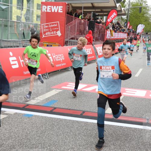 25.04.2026 - Das Zehntel Strokosch-Dieckow http://msf.ph/oto/9626010 25.04.2026 10:49:04 Ziel 5454, 6323, 6685, 6889, 7315, 7549, 7696 meine-sportfotos.de