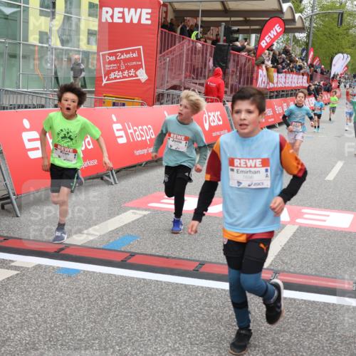 25.04.2026 - Das Zehntel Strokosch-Dieckow http://msf.ph/oto/9626025 25.04.2026 10:49:04 Ziel 5454, 6323, 6685, 6889, 7315, 7549, 7696 meine-sportfotos.de