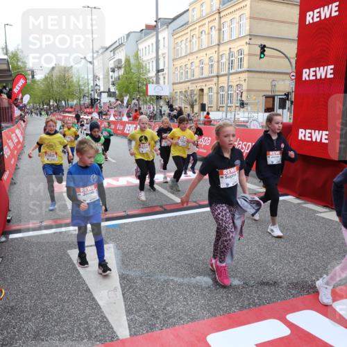 25.04.2026 - Das Zehntel Strokosch-Dieckow http://msf.ph/oto/9626048 25.04.2026 08:58:23 Ziel 1244, 1255, 1571, 1588, 1668, 1673, 1757, 1938, 1951, 1967, 1972, 2185, 2205, 2216, 2416, 2662, 2773, 2790, 3187, 3276, 3473, 3499, 3591, 3705, 3758, 3795, 3855, 3898 meine-sportfotos.de