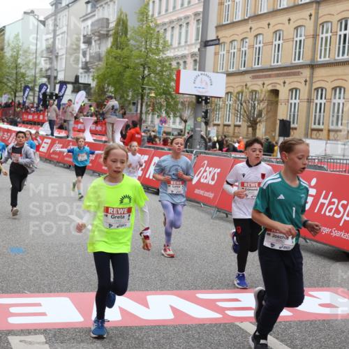 25.04.2026 - Das Zehntel Strokosch-Dieckow http://msf.ph/oto/9626103 25.04.2026 10:52:43 Ziel 5067, 6064, 6136, 6250, 6426, 7252, 7603, 7721, 7897, 7957, 7963, 8044, 8050 meine-sportfotos.de