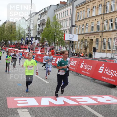 25.04.2026 - Das Zehntel Strokosch-Dieckow http://msf.ph/oto/9626177 25.04.2026 10:52:42 Ziel 6064, 6078, 6136, 6250, 6424, 6426, 7252, 7603, 7700, 7721, 7897, 7957, 7963, 8044, 8050 meine-sportfotos.de