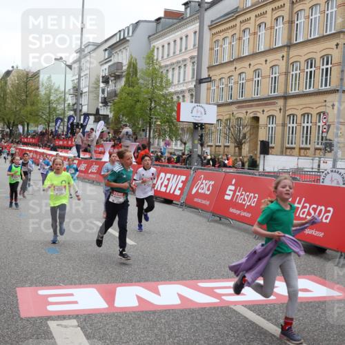 25.04.2026 - Das Zehntel Strokosch-Dieckow http://msf.ph/oto/9626262 25.04.2026 10:52:41 Ziel 6078, 6136, 6250, 6424, 7208, 7252, 7300, 7603, 7700, 7721, 7897, 7957, 7963, 8044 meine-sportfotos.de