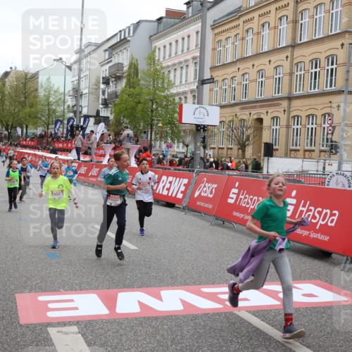 25.04.2026 - Das Zehntel Strokosch-Dieckow http://msf.ph/oto/9626274 25.04.2026 10:52:41 Ziel 6078, 6136, 6250, 6424, 7208, 7252, 7300, 7603, 7700, 7721, 7897, 7957, 7963, 8044 meine-sportfotos.de