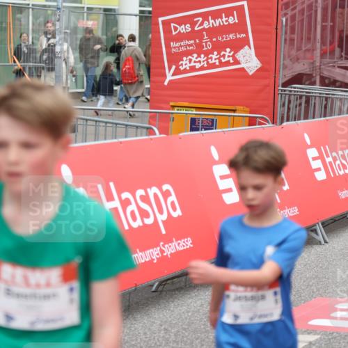 25.04.2026 - Das Zehntel Strokosch-Dieckow http://msf.ph/oto/9626275 25.04.2026 10:49:33 Ziel 5425, 6104, 6326, 7381, 7385, 7982 meine-sportfotos.de