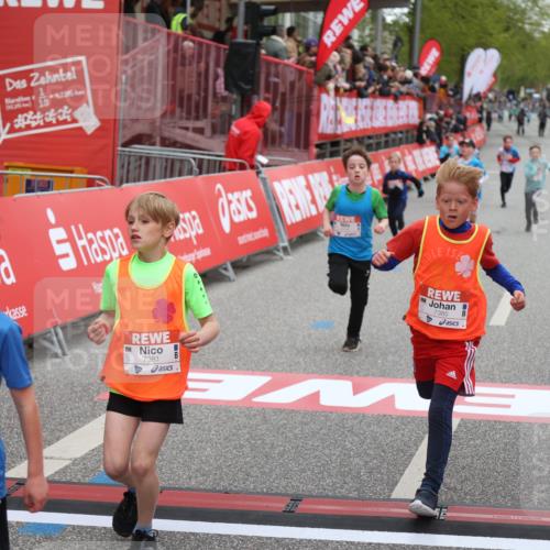 25.04.2026 - Das Zehntel Strokosch-Dieckow http://msf.ph/oto/9626297 25.04.2026 10:49:33 Ziel 5425, 6104, 6326, 7381, 7385, 7982 meine-sportfotos.de