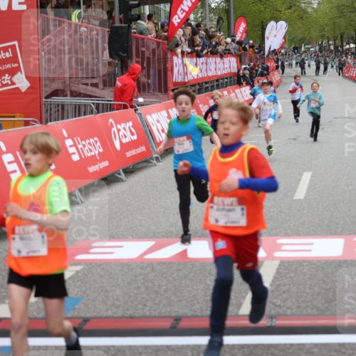 25.04.2026 - Das Zehntel Strokosch-Dieckow http://msf.ph/oto/9626303 25.04.2026 10:49:33 Ziel 5425, 6104, 6326, 7381, 7385, 7982 meine-sportfotos.de