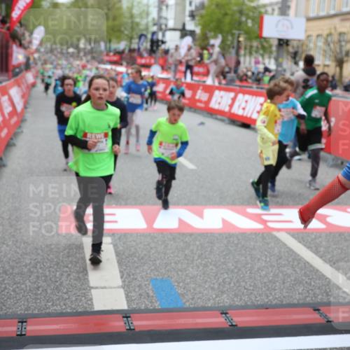 25.04.2026 - Das Zehntel Strokosch-Dieckow http://msf.ph/oto/9626304 25.04.2026 10:59:12 Ziel 5153, 5159, 5185, 5212, 5366, 5532, 5556, 5568, 5609, 5731, 5757, 5850, 5862, 6347, 6356, 6367, 6576, 6600, 6723, 6741, 6802, 6843, 6860, 7144, 7301, 7318, 7356, 7414, 7417, 7520, 7565, 7673, 7677 meine-sportfotos.de