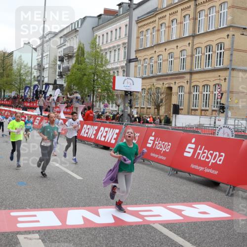 25.04.2026 - Das Zehntel Strokosch-Dieckow http://msf.ph/oto/9626325 25.04.2026 10:52:41 Ziel 6078, 6136, 6250, 6424, 7208, 7252, 7300, 7603, 7700, 7721, 7897, 7957, 7963, 8044 meine-sportfotos.de