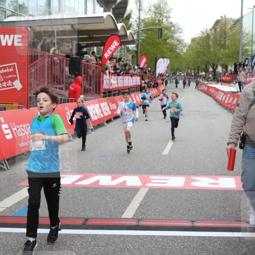 25.04.2026 - Das Zehntel Strokosch-Dieckow http://msf.ph/oto/9626374 25.04.2026 10:49:35 Ziel 6104, 6326, 6407, 7381, 7385, 7547, 7747, 7982, 8025 meine-sportfotos.de