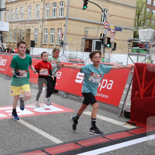 25.04.2026 - Das Zehntel Strokosch-Dieckow http://msf.ph/oto/9626377 25.04.2026 10:52:40 Ziel 5484, 5782, 5820, 6078, 6136, 6424, 7208, 7300, 7603, 7700, 7721, 7897, 7957, 7963 meine-sportfotos.de