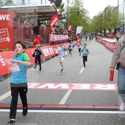 25.04.2026 - Das Zehntel Strokosch-Dieckow http://msf.ph/oto/9626383 25.04.2026 10:49:35 Ziel 6104, 6326, 6407, 7381, 7385, 7547, 7747, 7982, 8025 meine-sportfotos.de