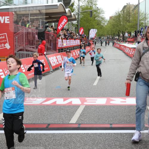 25.04.2026 - Das Zehntel Strokosch-Dieckow http://msf.ph/oto/9626392 25.04.2026 10:49:35 Ziel 6104, 6326, 6407, 7381, 7385, 7547, 7747, 7982, 8025 meine-sportfotos.de