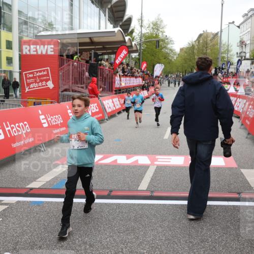 25.04.2026 - Das Zehntel Strokosch-Dieckow http://msf.ph/oto/9626461 25.04.2026 10:49:37 Ziel 6104, 6326, 6407, 7381, 7385, 7547, 7747, 7753, 8025 meine-sportfotos.de
