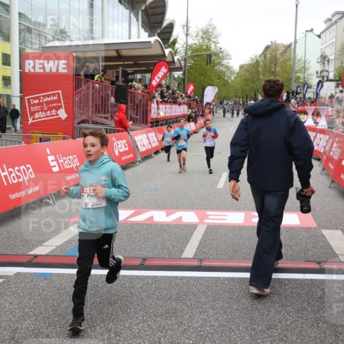 25.04.2026 - Das Zehntel Strokosch-Dieckow http://msf.ph/oto/9626470 25.04.2026 10:49:37 Ziel 6104, 6326, 6407, 7381, 7385, 7547, 7747, 7753, 8025 meine-sportfotos.de