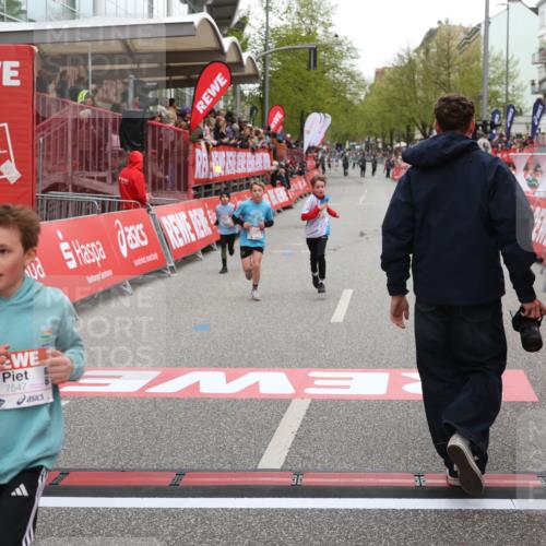 25.04.2026 - Das Zehntel Strokosch-Dieckow http://msf.ph/oto/9626480 25.04.2026 10:49:37 Ziel 6104, 6326, 6407, 7381, 7385, 7547, 7747, 7753, 8025 meine-sportfotos.de