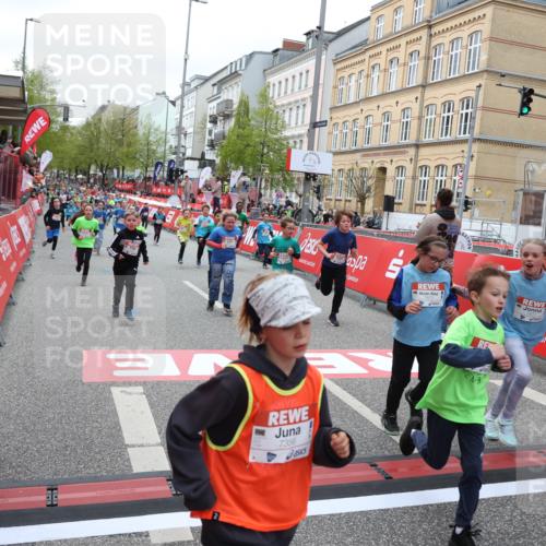 25.04.2026 - Das Zehntel Strokosch-Dieckow http://msf.ph/oto/9626532 25.04.2026 10:59:09 Ziel 5153, 5159, 5185, 5366, 5568, 5609, 5850, 5862, 6347, 6576, 6600, 6681, 6741, 6802, 7301, 7318, 7414, 7417, 7516, 7565, 7673, 7677, 7736, 7755 meine-sportfotos.de