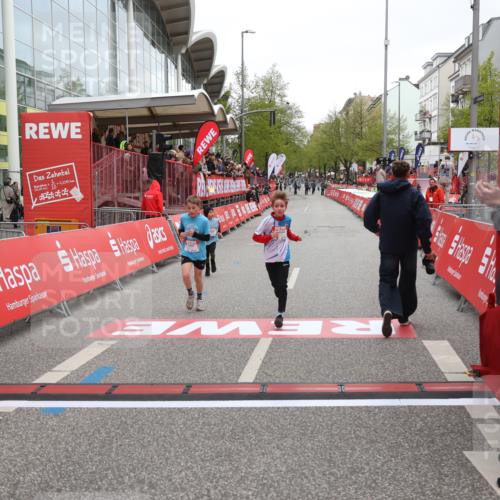 25.04.2026 - Das Zehntel Strokosch-Dieckow http://msf.ph/oto/9626540 25.04.2026 10:49:39 Ziel 6104, 6407, 6913, 7006, 7385, 7547, 7664, 7747, 7748, 7753, 8025 meine-sportfotos.de