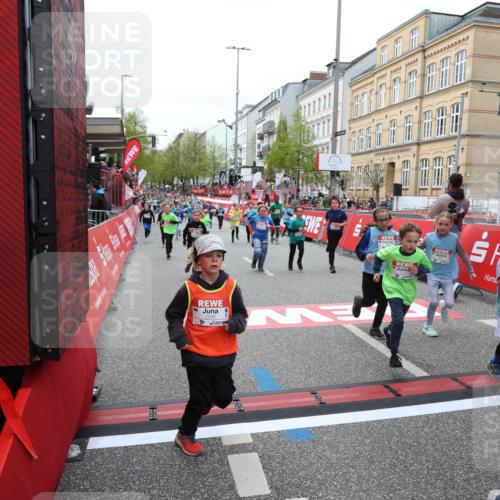 25.04.2026 - Das Zehntel Strokosch-Dieckow http://msf.ph/oto/9626567 25.04.2026 10:59:09 Ziel 5153, 5159, 5185, 5366, 5568, 5609, 5850, 5862, 6347, 6576, 6600, 6681, 6741, 6802, 7301, 7318, 7414, 7417, 7516, 7565, 7673, 7677, 7736, 7755 meine-sportfotos.de
