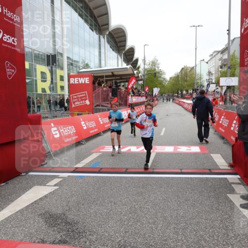 25.04.2026 - Das Zehntel Strokosch-Dieckow http://msf.ph/oto/9626595 25.04.2026 10:49:39 Ziel 6104, 6407, 6913, 7006, 7385, 7547, 7664, 7747, 7748, 7753, 8025 meine-sportfotos.de