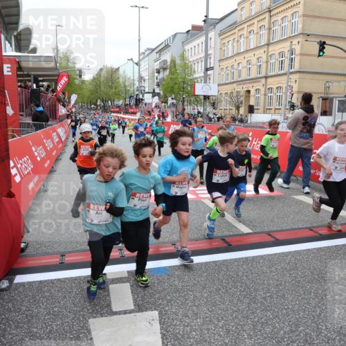 25.04.2026 - Das Zehntel Strokosch-Dieckow http://msf.ph/oto/9626646 25.04.2026 10:59:08 Ziel 5153, 5159, 5185, 5366, 5568, 5609, 6348, 6576, 6600, 6609, 6681, 6741, 6802, 7301, 7318, 7414, 7417, 7516, 7565, 7673, 7677, 7736, 7755 meine-sportfotos.de