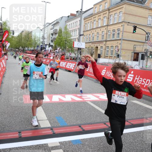 25.04.2026 - Das Zehntel Strokosch-Dieckow http://msf.ph/oto/9626706 25.04.2026 10:52:35 Ziel 5089, 5484, 5526, 5551, 5782, 5820, 5823, 6078, 6424, 7103, 7208, 7300, 7332, 7388, 7700, 7721 meine-sportfotos.de