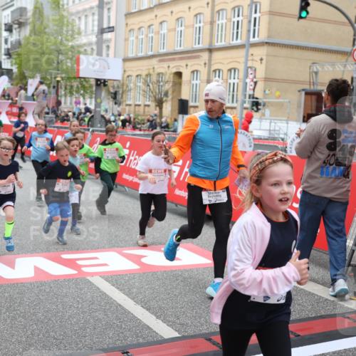 25.04.2026 - Das Zehntel Strokosch-Dieckow http://msf.ph/oto/9626753 25.04.2026 10:59:07 Ziel 5153, 5159, 5568, 5609, 6348, 6574, 6576, 6600, 6609, 6678, 6681, 6741, 6802, 7301, 7318, 7414, 7417, 7516, 7565, 7673, 7677, 7680, 7736, 7755 meine-sportfotos.de