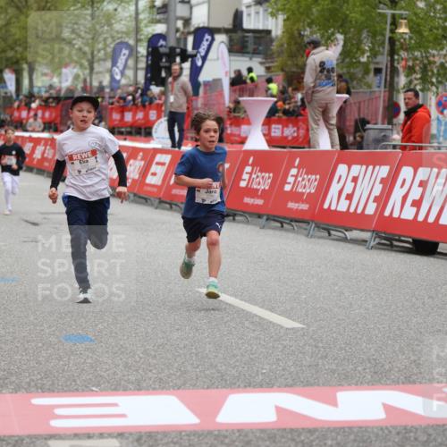 25.04.2026 - Das Zehntel Strokosch-Dieckow http://msf.ph/oto/9626763 25.04.2026 10:50:16 Ziel 5383, 5512, 5579, 5589, 5762, 6041, 6327, 6339, 6964, 7619, 7706, 7882, 7939, 7941 meine-sportfotos.de