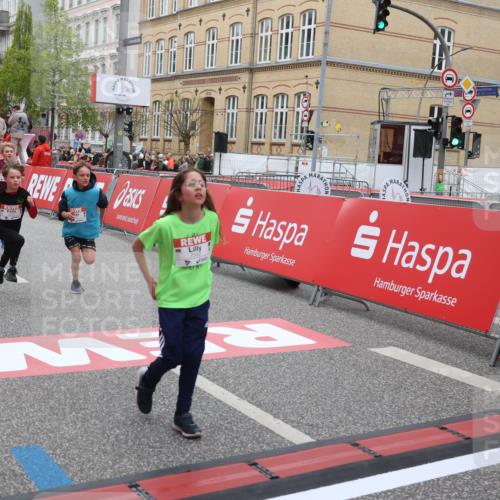 25.04.2026 - Das Zehntel Strokosch-Dieckow http://msf.ph/oto/9626828 25.04.2026 10:52:33 Ziel 5089, 5484, 5526, 5551, 5575, 5782, 5820, 5823, 7100, 7103, 7208, 7254, 7300, 7332, 7388 meine-sportfotos.de