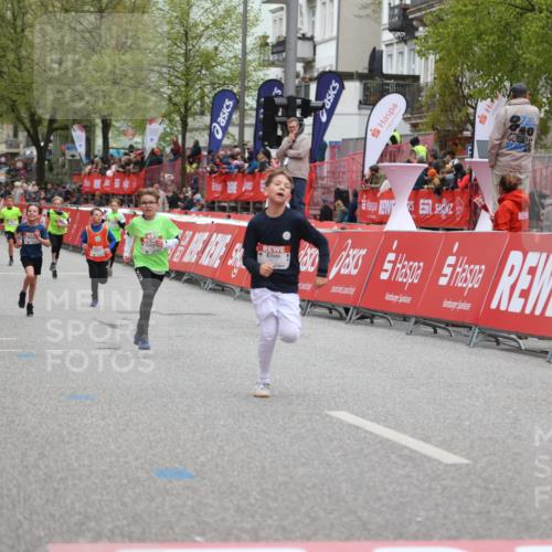 25.04.2026 - Das Zehntel Strokosch-Dieckow http://msf.ph/oto/9626885 25.04.2026 10:50:20 Ziel 5005, 5383, 5512, 5577, 5579, 5589, 6327, 6339, 7619, 7706, 7939 meine-sportfotos.de