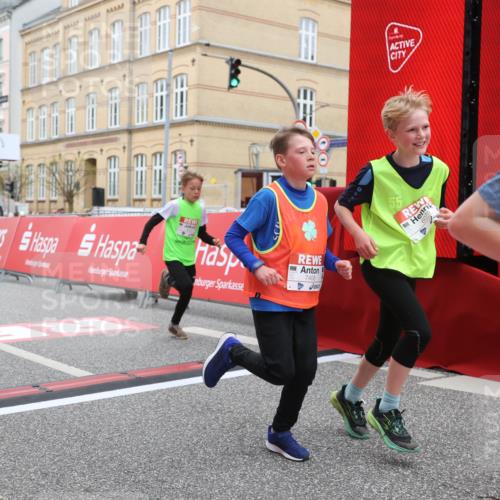 25.04.2026 - Das Zehntel Strokosch-Dieckow http://msf.ph/oto/9627153 25.04.2026 10:50:29 Ziel 6075, 6883, 7156, 7259 meine-sportfotos.de