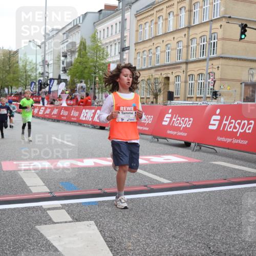 25.04.2026 - Das Zehntel Strokosch-Dieckow http://msf.ph/oto/9627286 25.04.2026 10:50:34 Ziel 5101, 5304, 5444, 6042, 6044, 6075, 6210, 6248, 7259, 7408, 7409 meine-sportfotos.de