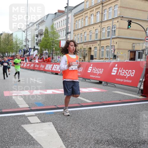 25.04.2026 - Das Zehntel Strokosch-Dieckow http://msf.ph/oto/9627291 25.04.2026 10:50:34 Ziel 5101, 5304, 5444, 6042, 6044, 6075, 6210, 6248, 7259, 7408, 7409 meine-sportfotos.de