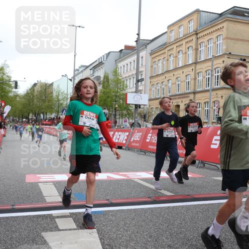 25.04.2026 - Das Zehntel Strokosch-Dieckow http://msf.ph/oto/9627339 25.04.2026 10:50:44 Ziel 5833, 6043, 6332, 6684, 7257, 7929, 8032, 8037, 8040, 8051, 8054 meine-sportfotos.de