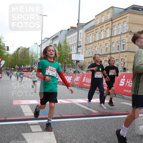 25.04.2026 - Das Zehntel Strokosch-Dieckow http://msf.ph/oto/9627344 25.04.2026 10:50:44 Ziel 5833, 6043, 6332, 6684, 7257, 7929, 8032, 8037, 8040, 8051, 8054 meine-sportfotos.de