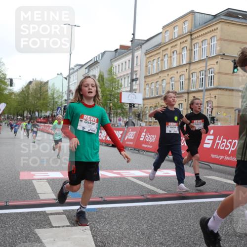 25.04.2026 - Das Zehntel Strokosch-Dieckow http://msf.ph/oto/9627348 25.04.2026 10:50:44 Ziel 5833, 6043, 6332, 6684, 7257, 7929, 8032, 8037, 8040, 8051, 8054 meine-sportfotos.de