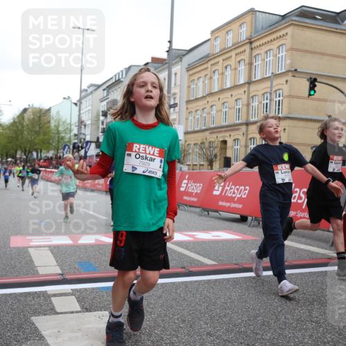 25.04.2026 - Das Zehntel Strokosch-Dieckow http://msf.ph/oto/9627361 25.04.2026 10:50:44 Ziel 5833, 6043, 6332, 6684, 7257, 7929, 8032, 8037, 8040, 8051, 8054 meine-sportfotos.de