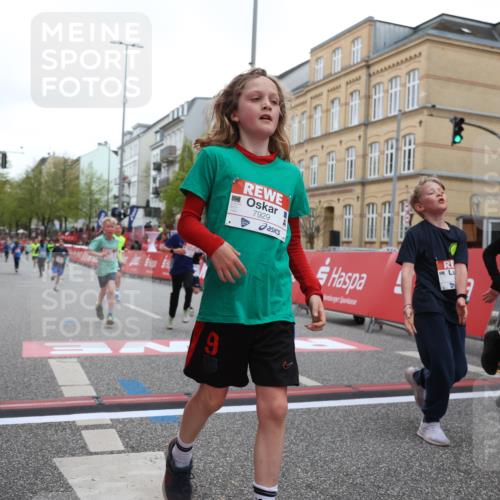 25.04.2026 - Das Zehntel Strokosch-Dieckow http://msf.ph/oto/9627371 25.04.2026 10:50:44 Ziel 5833, 6043, 6332, 6684, 7257, 7929, 8032, 8037, 8040, 8051, 8054 meine-sportfotos.de